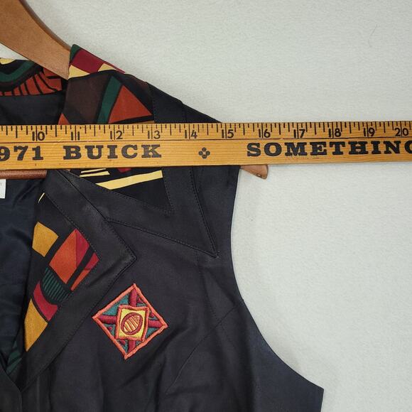 Vtg Gary Fabrikant Vest Womens Sz 14 100% Silk Black Aztec Art To Wear RN 76678 - Picture 7 of 13